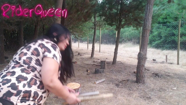 Riderqueen BBW Step Mom Latina Ebony: रीकॉपिंग वुड्स सेक्सी सौतेली मम्मी आउटडोर