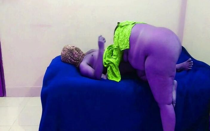 Aria Mia: Sexy milf tetička byla tak nadržená, pak mě ošukaná na...