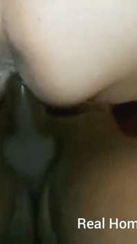 Bbc follando mi coño duro y profundo corriéndose debajo de camvu