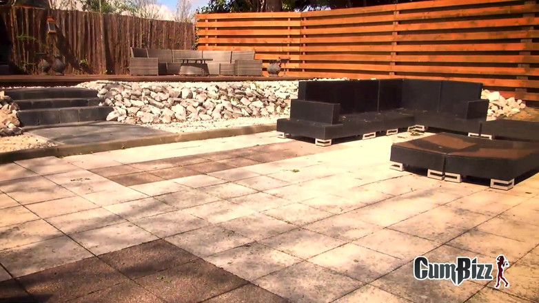 Cumbizz: Holländska Teenie Cumwhore 1