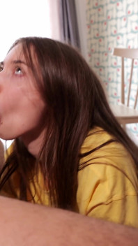 Elle a trompé un mec en s’asseyant sur ma bite