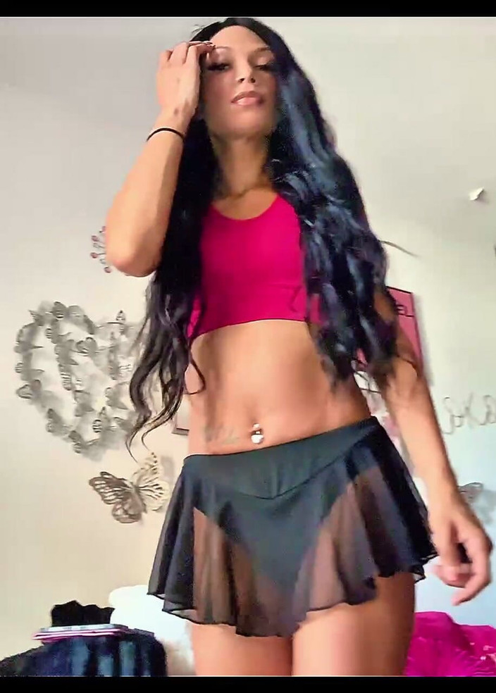 Alexa Skye: Une jolie latina danse et twerke