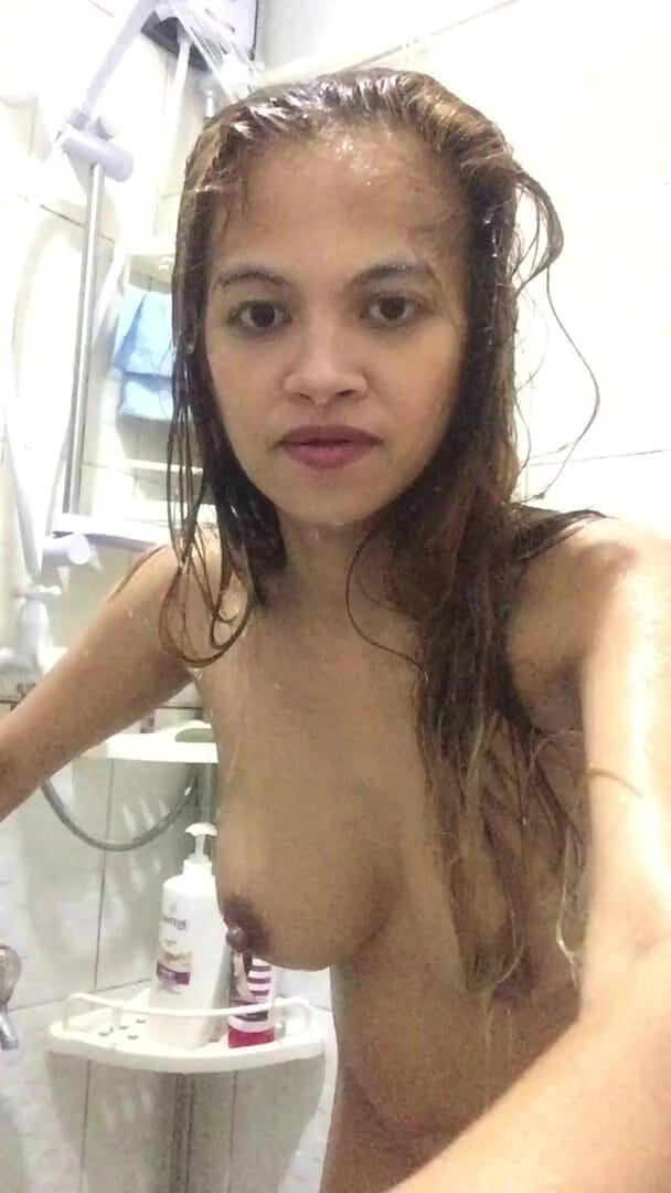 SexyGamingCouple: Insaponata doccia insaponata asiatica incinta di 4 mesi con un mini...