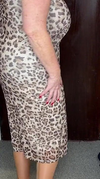 Vgq20 Aunty Sandra Layered and Stripping