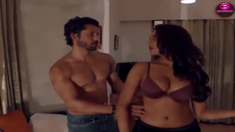 Indianpinklips: インドのバービー体育教師がハードコアに激しく彼女のアソコを突く