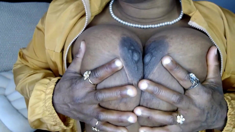 Maeling: Tiny Trap in Warm Giant Breasts Crushed to Pieces