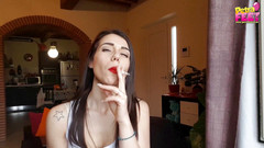 Smokin Fetish: Svůdná italská holka Petra miluje doutníky