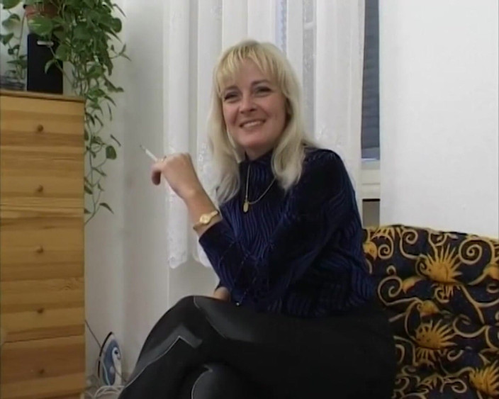Vintage Climax: Une MILF à gros cul dans une scène de sexe torride