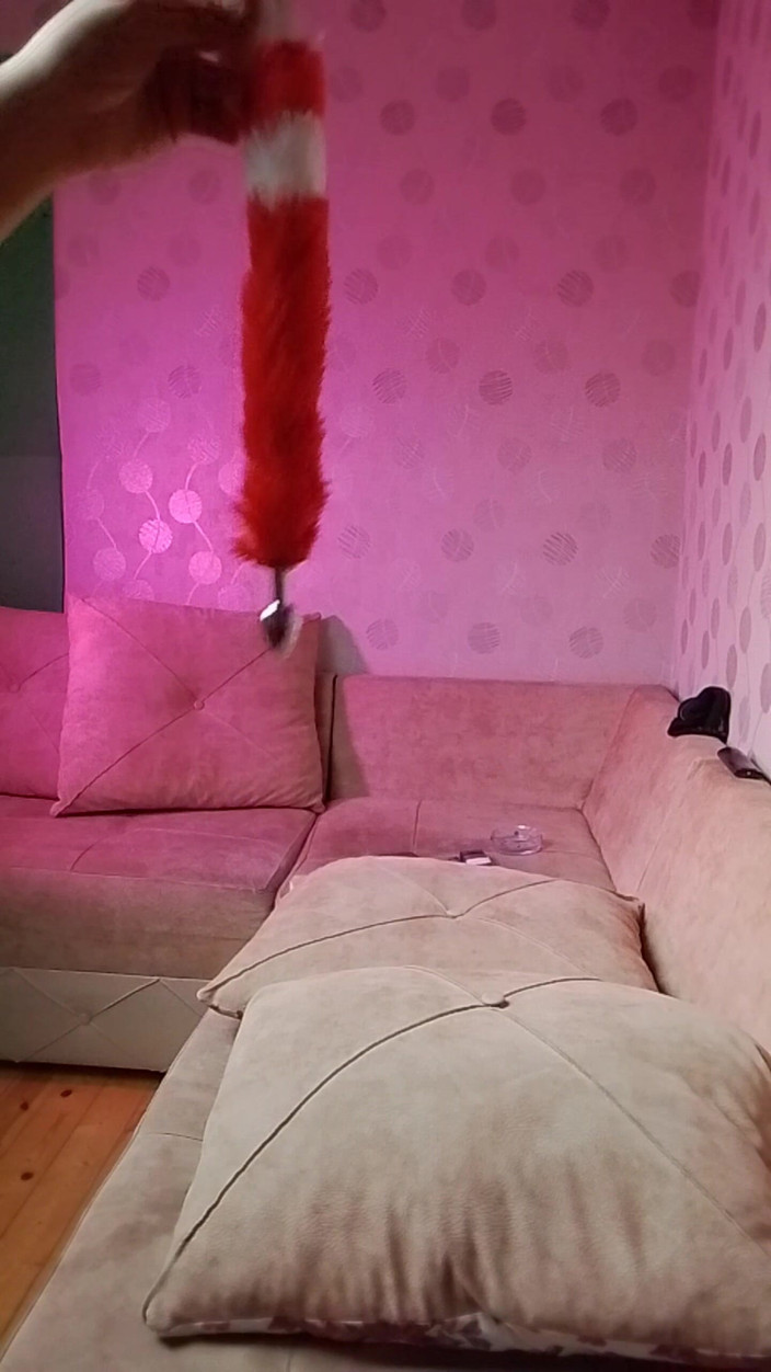 Kitty_Cross: Sborro grande carico tra cosce corpo di ragazza grande culo...