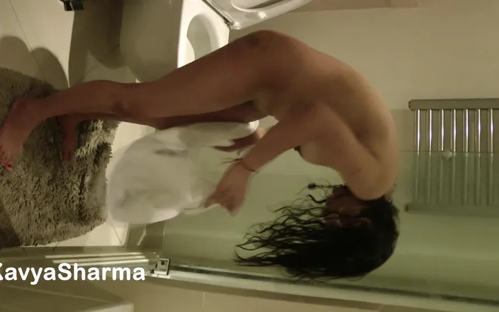 Desi Papa: Beautiful Indian Bhabhi in Bathroom Naked