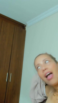 Pussy Show Mastrbation Hard Najed in the Ningh Contorl Toy