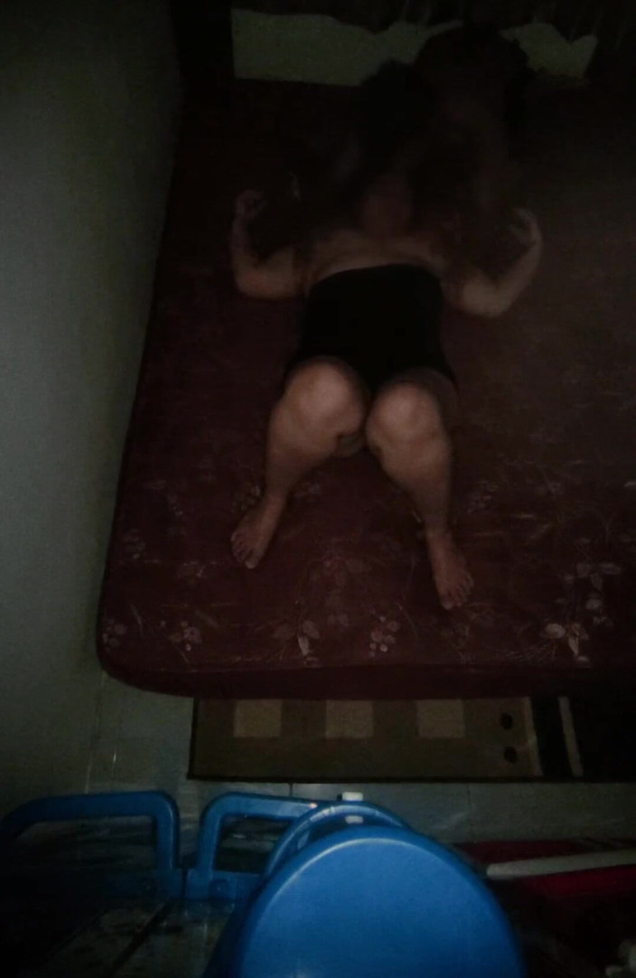 my_wife_chubby: (viral) en fru serverar sin granne.
