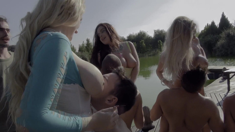 GANGBANG and BIG BOOBS: Rocco Wild trojka vášnivého šukací fest