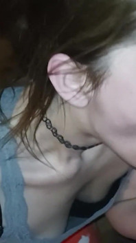 Amateur-blowjob, kehlenfick und gesichtsbesamung, zusammenstellung