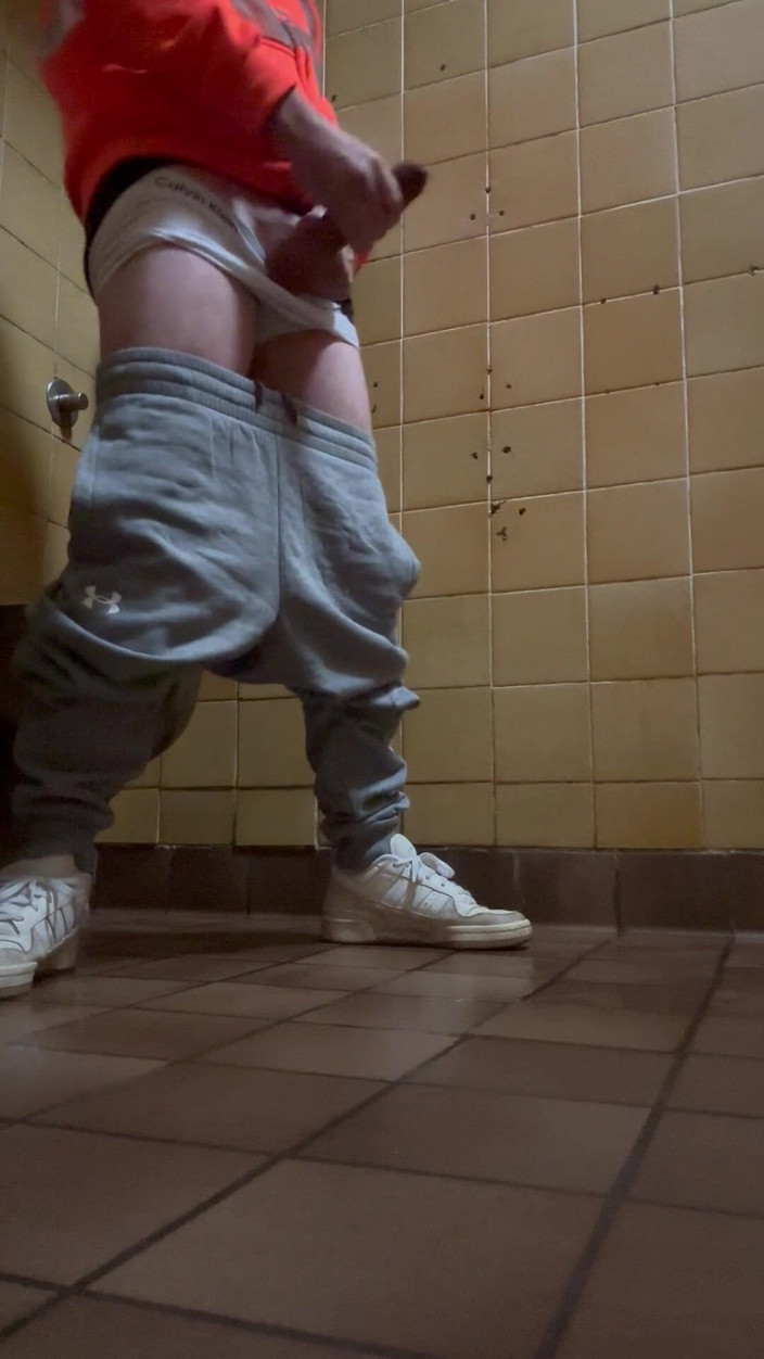 10 inch daddy: в туалете