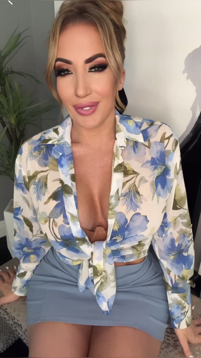 Richelle Ryan: Come Watch Me Cum! Dildo Ride - Richelle Ryan