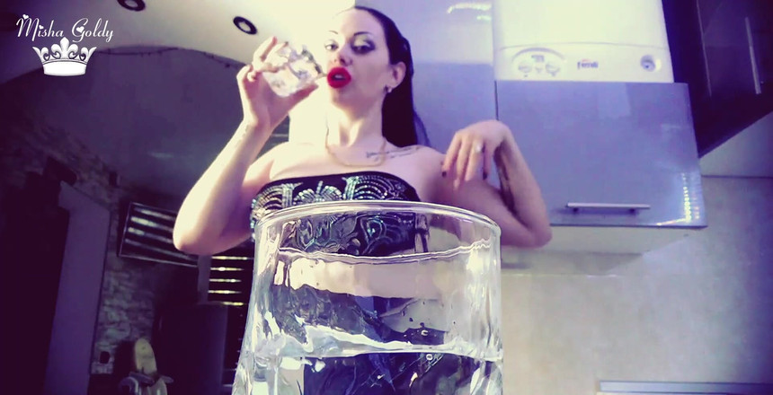 Goddess Misha Goldy: Şu andan itibaren seni istediğim gibi kullanıyorum!