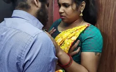 Mallu heet meisje half saree romantiek met Lip Lock, Desi Malayali meisje half Saree hete romantiek met Lip Lock, Mallu-koppel hete kus