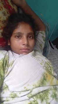 Muh Me Gira Diye Lub Mai Chat Gayi