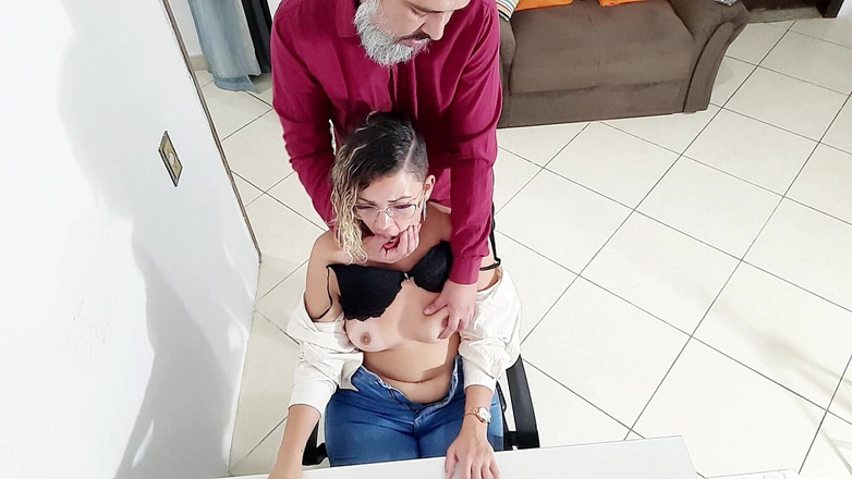 Gabi SweetCouplesStories: Lubang pantat sekretaris dipake sama bosnya di kantor.