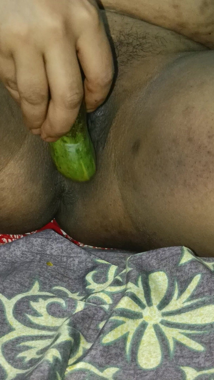 Priya pari: Kakak ipar india ne chut me liya 9 kheera
