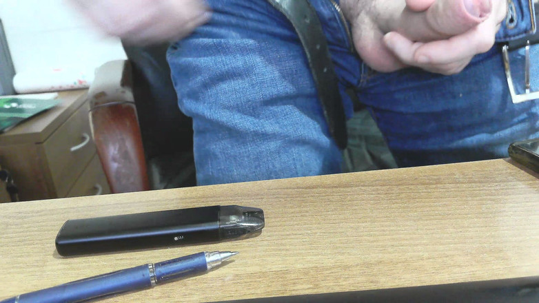 Jordance: Hezký římský penis, v kanceláři si honí a často se dělá