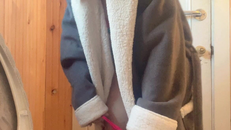 sweethanajapanese: おしっこ、汚れた膣、ハナがティーンのヘアスタイルで、小柄なアジア系の女の子