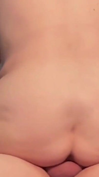두 구멍으로 따먹히는 걸 좋아하는 미시 마누라!
