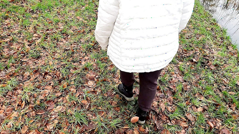 Bouncy Tits Action: tampar di Danau