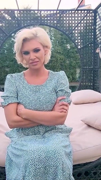 Я спіймав свою мачуху на зраді, а тепер вона дозволяє мені цю велику соковиту дупу - повний безкоштовний фільм
