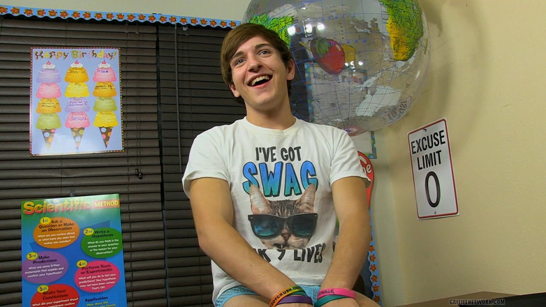 Teach Twinks: First Timer Colby on Set