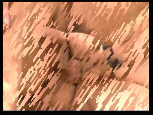 Xfucks: 角質gilfs共有若い男のディック