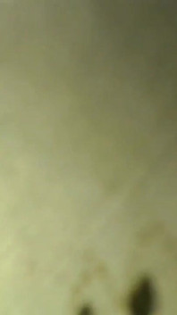 Hintli ateşli kız göğüslerini emiyor dildo amcık sikişi