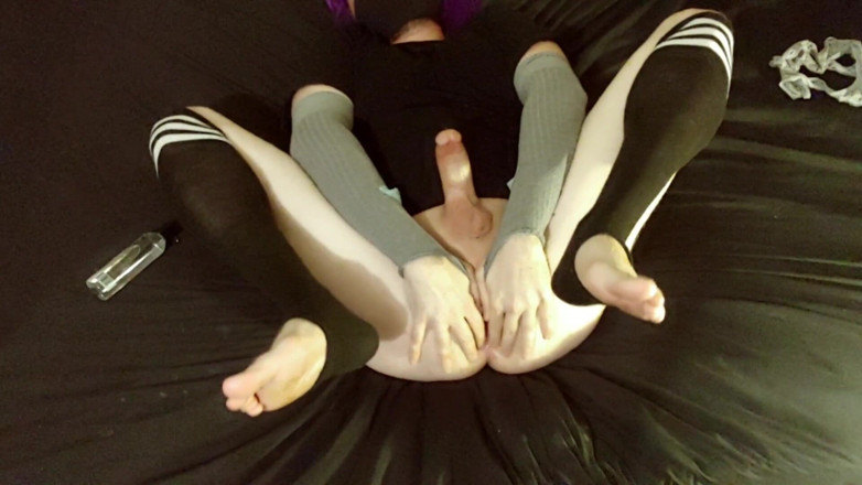 Raven LeSynn: Raven Letrap фістинг, дрочить і кінчає 3x