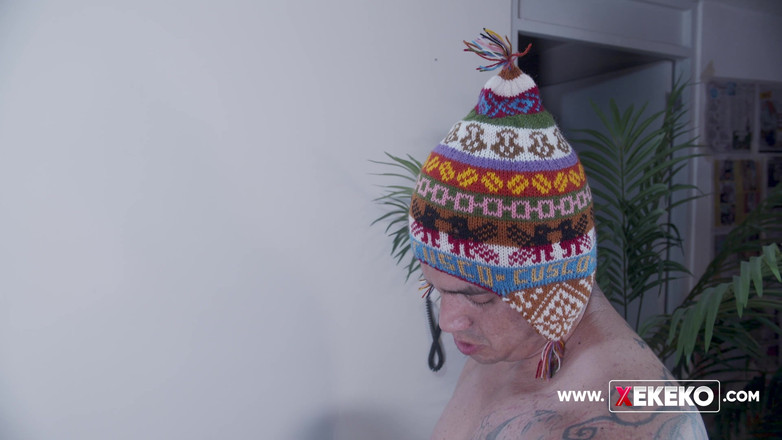 Xekeko: 가짜 페루 주술사가 전 애인과 넥타이를 묶는 대가로 나를 성교시킵니다.