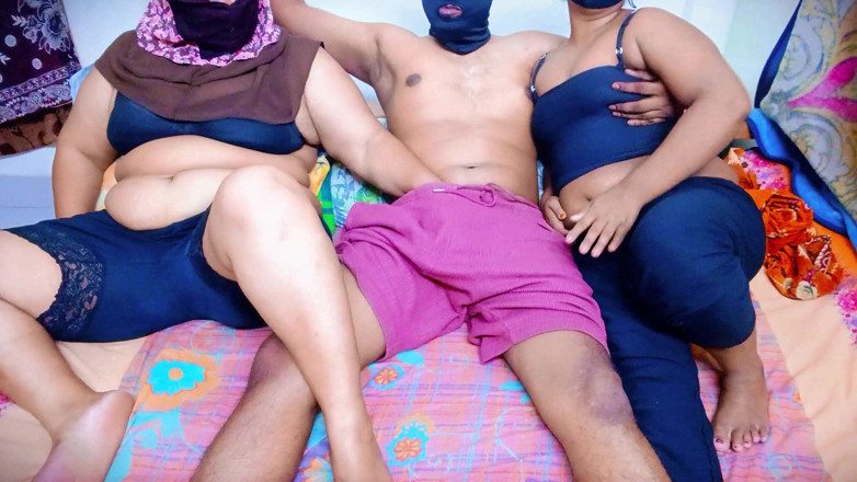 Morjenabb: Morjenabb_threesome ने अपनी छोटी सौतेली बहन के साथ मुझे चोदा और उसने मुझे चोदा देसी xxx वीडियो