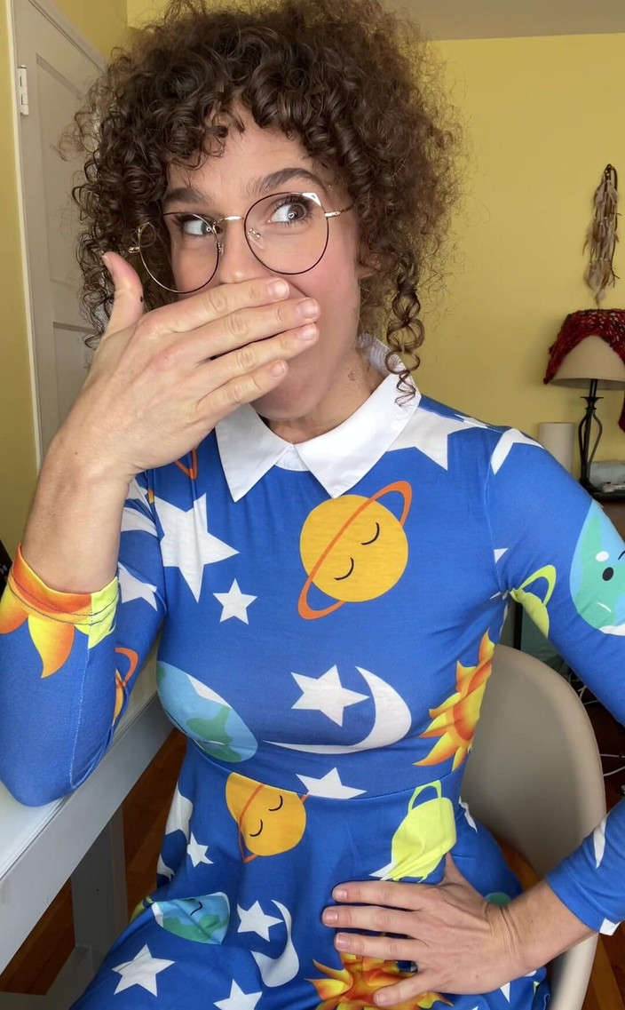 VibeWithMommy: JOI -pasierbica odwiedza ojczyma w Dzień Pracy! Dowiaduje się, że jest w...