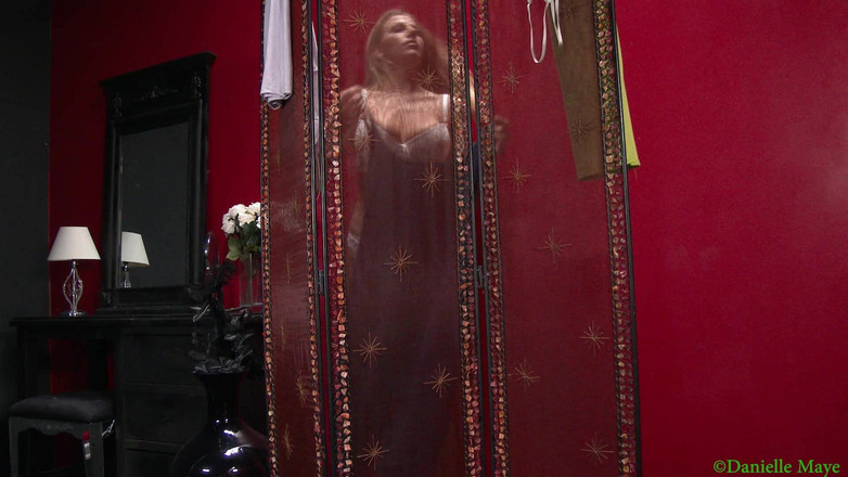 Danielle Maye: Cabine d’essayage, pervers