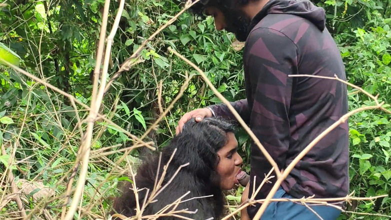 House stage: Indisches Mädchen Dschungel Mich, Mangal Juberjust Dschungel Chudai Indisches Mädchen...