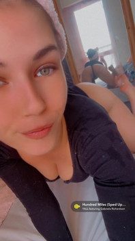 Bana Bakabilirsin. Ya Da Abone Olup Dm Ile Gelebilirsiniz