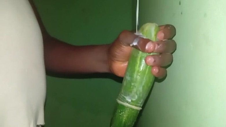 Badman4606: Mijn komkommer lekker langzaam aaien