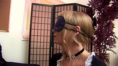 MMV Films and Clips XXX: उत्तेजित अभिजात वर्ग की रंडी गले में गहरे लंड लेती और चूत चोदती है