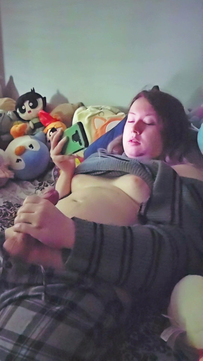 Real Gril: Trans Girl Masturbating to Porn