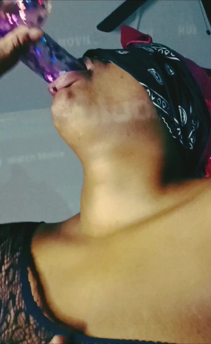 Lola Tha Pink Bunny: Il talentuoso throater!!