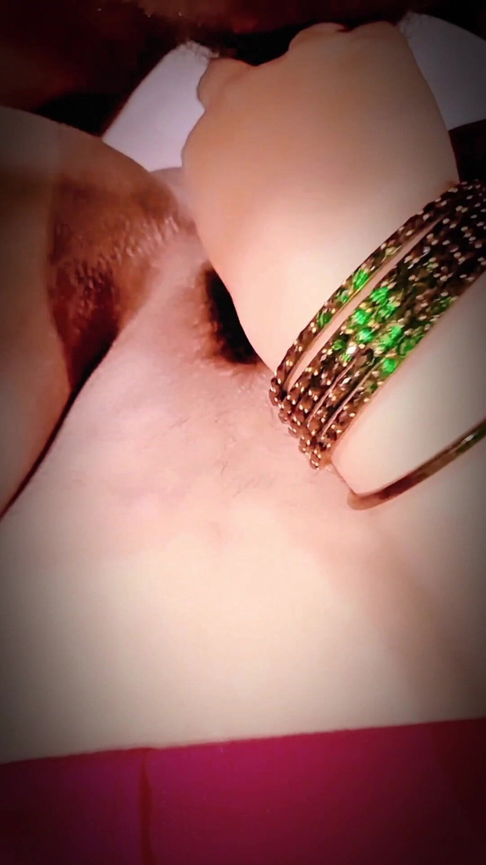 Sexybhabhi999: Marathi 선생님은 아무도 집에 없을 때 그녀의 어린 마른 학생을 집으로 불러 하드코어 섹스를 했습니다.