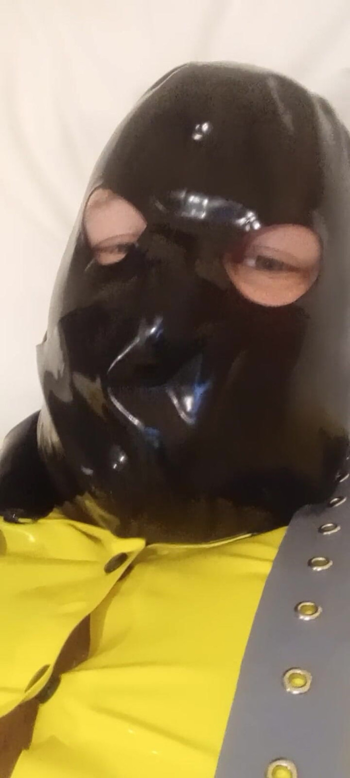 Latex Boy: 라텍스 비스 드론 호텔