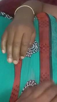 Tamil matrigna tradisce scopando con il marito e il capo