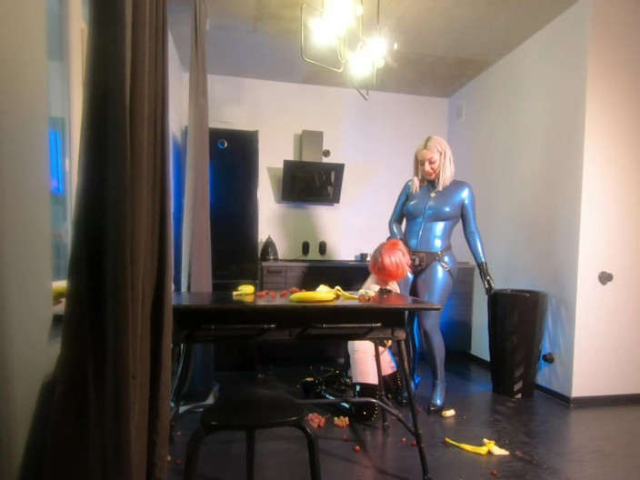 Arya Grander: Seksual romantik BDSM pagi 2 awek lesbian dalam getah lateks