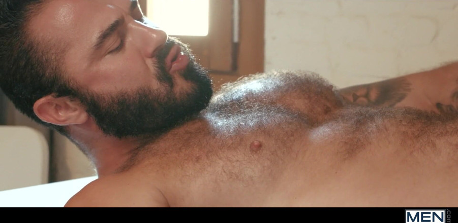 Men network: A Lelaki - Damien Crosse Akan Menjadi Lelaki Bertuah Untuk Terjun...