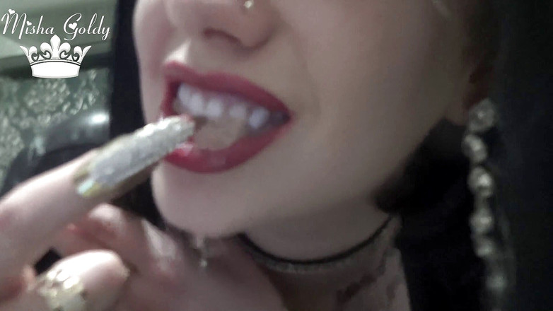 Goddess Misha Goldy: 7 sclavi pentru Succubus! Mâncând fetiș!